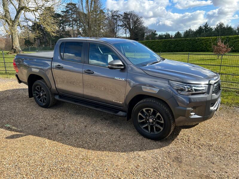 TOYOTA HILUX 2.8 D-4D Invincible X